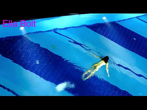 ❤️ No puedo dejar de mirar, joven rubia pillada nadando desnuda en la piscina del complejo ELLA BOLT Porno bonito en es.nomescriativos.top ❌️